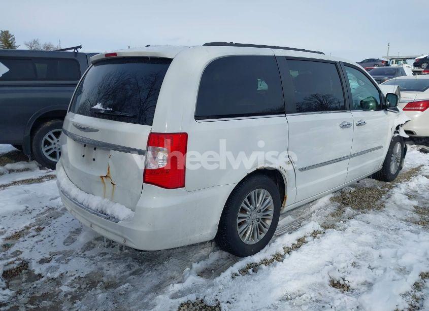 Photo 4 of 2016 Chrysler Town & COUNTRY TOURING-L ANNIVERSARY EDITION (VIN 2C4RC1CG4GR200487)