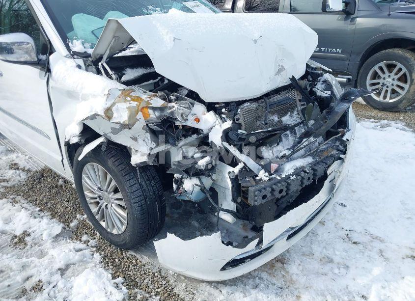 Photo 6 of 2016 Chrysler Town & COUNTRY TOURING-L ANNIVERSARY EDITION (VIN 2C4RC1CG4GR200487)