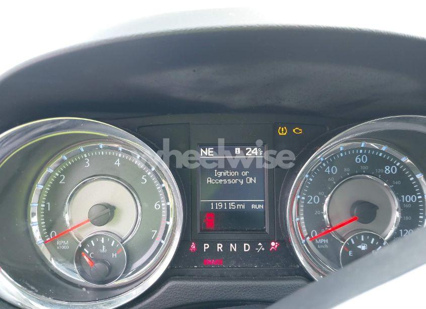 Photo 7 of 2016 Chrysler Town & COUNTRY TOURING-L ANNIVERSARY EDITION (VIN 2C4RC1CG4GR200487)