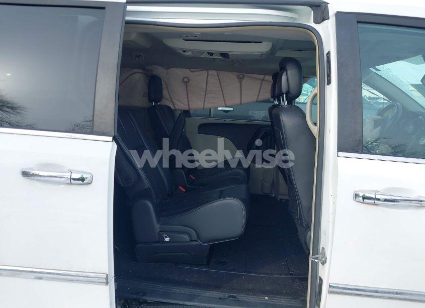 Photo 8 of 2016 Chrysler Town & COUNTRY TOURING-L ANNIVERSARY EDITION (VIN 2C4RC1CG4GR200487)