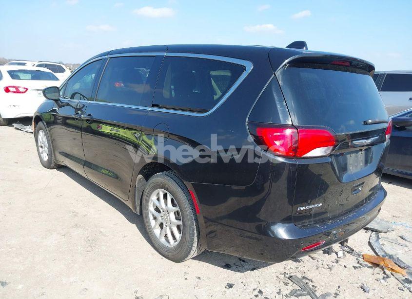 Photo 3 of 2017 Chrysler Pacifica LX (VIN 2C4RC1CG4HR579735)