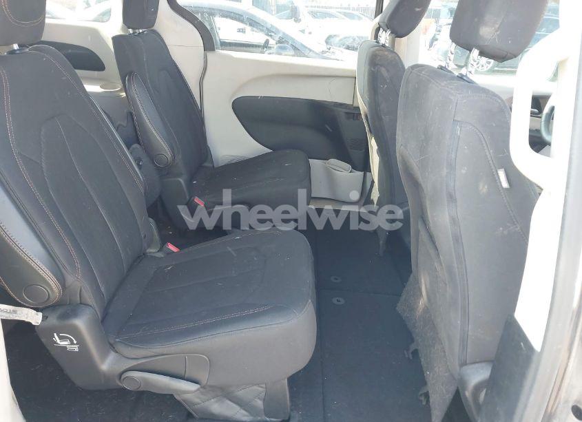 Photo 8 of 2017 Chrysler Pacifica LX (VIN 2C4RC1CG4HR579735)