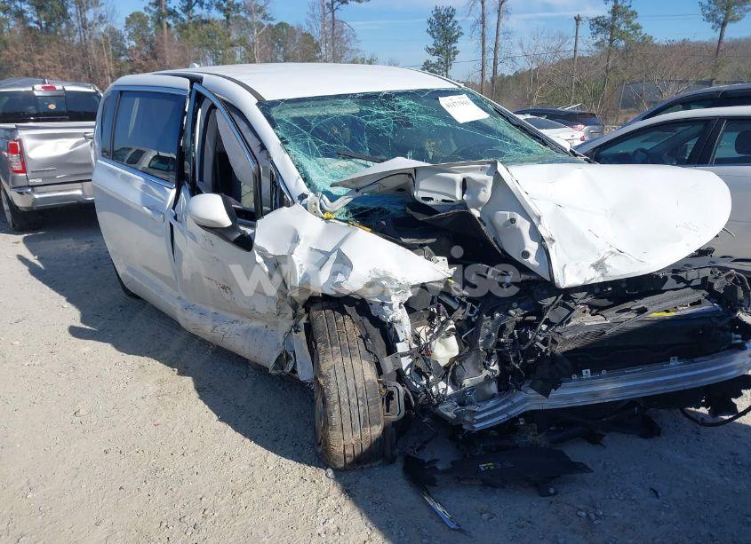 2017 Chrysler Pacifica LX (VIN 2C4RC1CG4HR796444) main photo