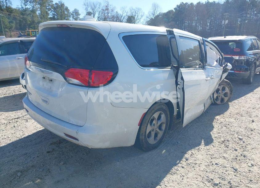 Photo 4 of 2017 Chrysler Pacifica LX (VIN 2C4RC1CG4HR796444)