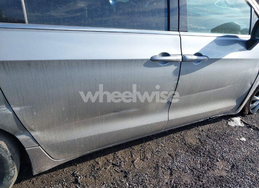 Photo 17 of 2018 Chrysler Pacifica LX (VIN 2C4RC1CG4JR171225)