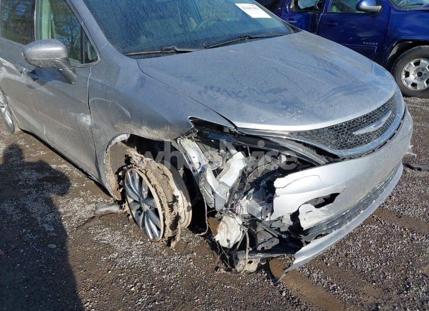 Photo 6 of 2018 Chrysler Pacifica LX (VIN 2C4RC1CG4JR171225)