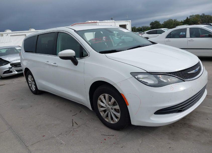 Photo 14 of 2018 Chrysler Pacifica LX (VIN 2C4RC1CG4JR171273)