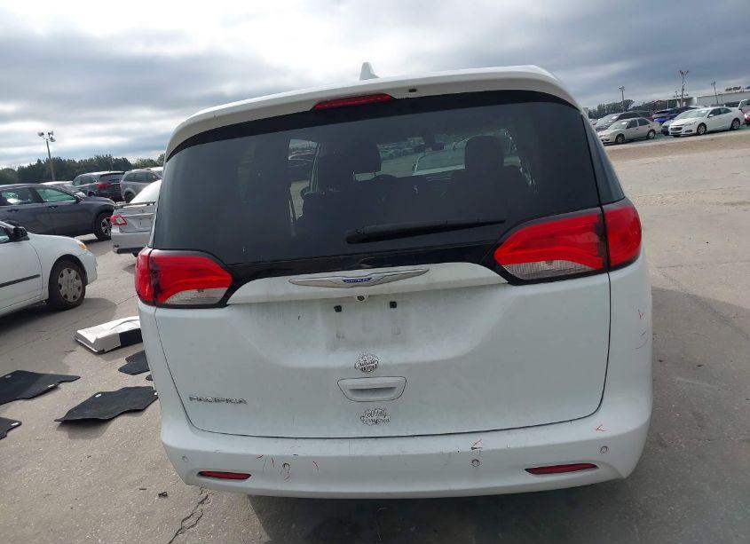 Photo 17 of 2018 Chrysler Pacifica LX (VIN 2C4RC1CG4JR171273)