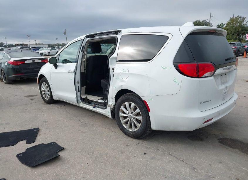 Photo 3 of 2018 Chrysler Pacifica LX (VIN 2C4RC1CG4JR171273)