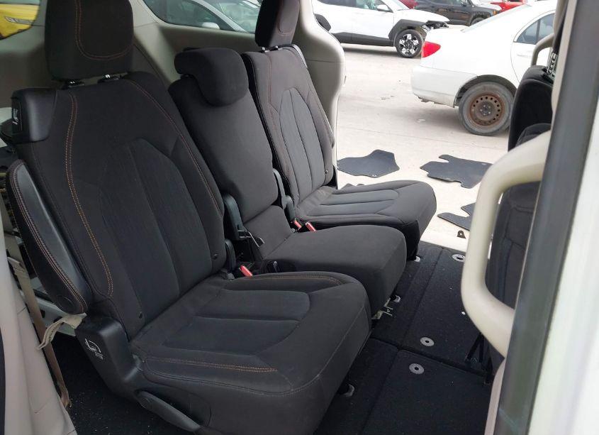 Photo 8 of 2018 Chrysler Pacifica LX (VIN 2C4RC1CG4JR171273)