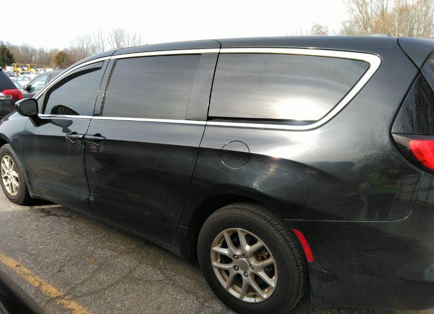Photo 14 of 2019 Chrysler Pacifica LX (VIN 2C4RC1CG4KR508512)
