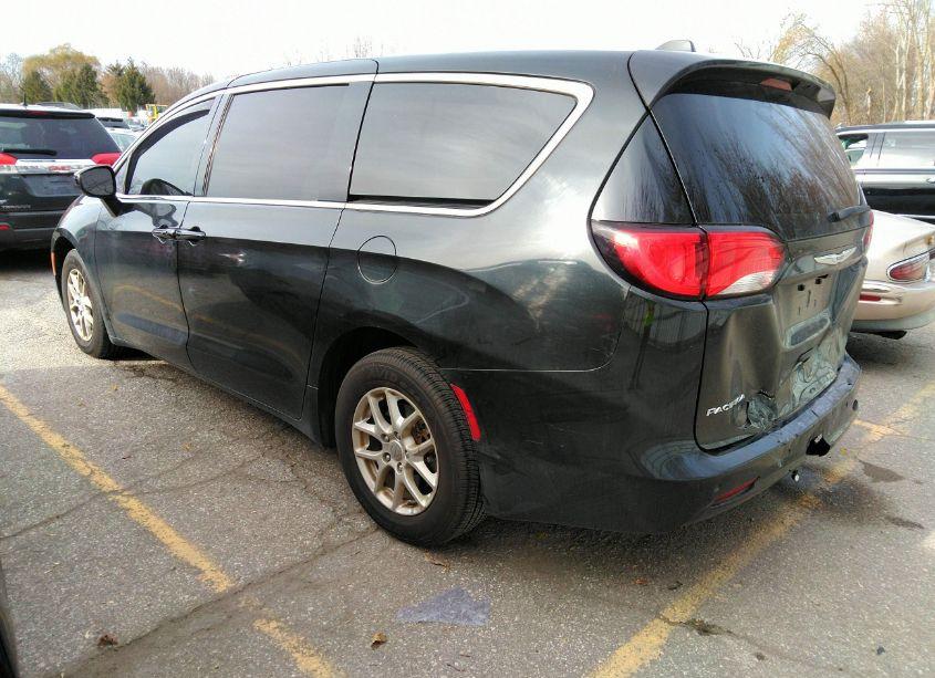 Photo 3 of 2019 Chrysler Pacifica LX (VIN 2C4RC1CG4KR508512)