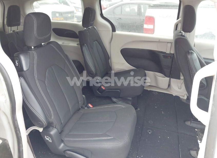 Photo 8 of 2022 Chrysler Voyager LX (VIN 2C4RC1CG4NR103397)