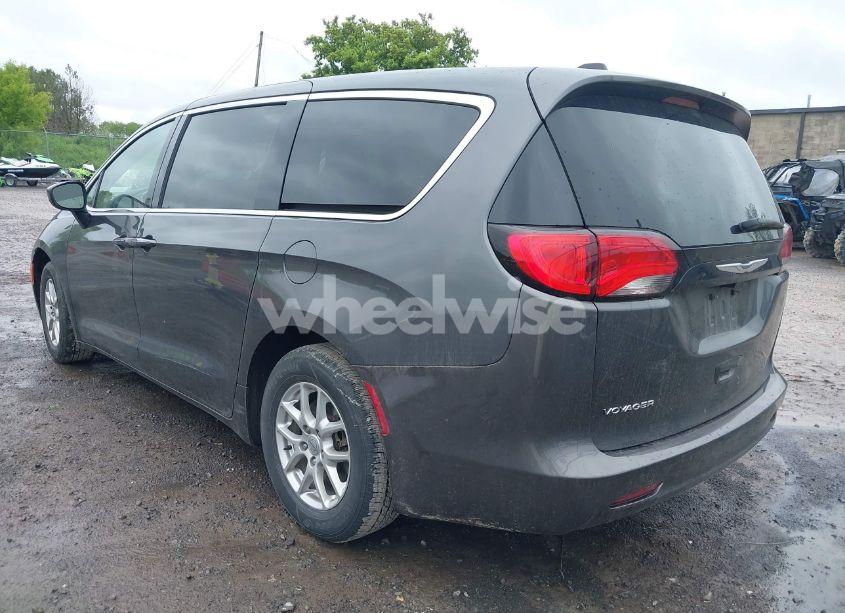 Photo 3 of 2022 Chrysler Voyager LX (VIN 2C4RC1CG4NR229873)
