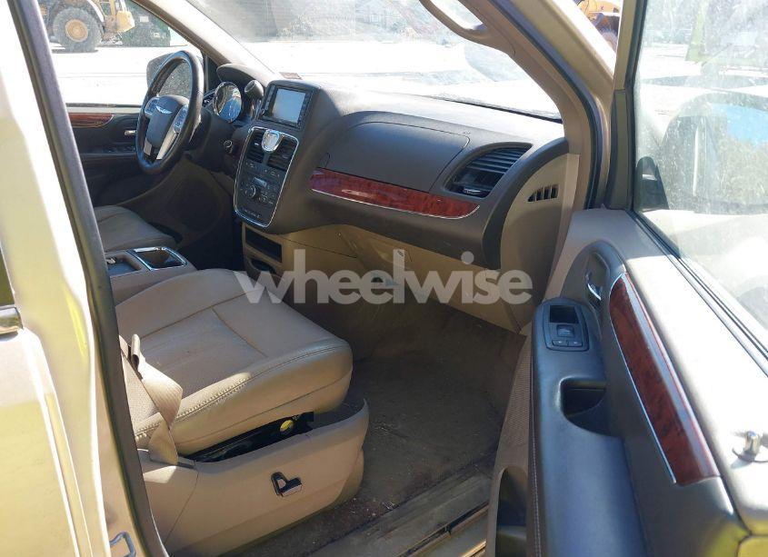 Photo 5 of 2012 Chrysler Town & COUNTRY TOURING-L (VIN 2C4RC1CG5CR119279)