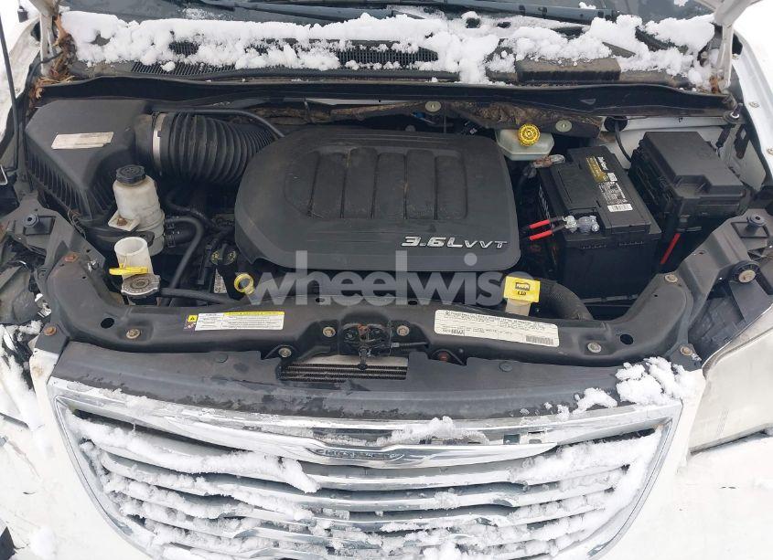 Photo 10 of 2012 Chrysler Town & COUNTRY TOURING-L (VIN 2C4RC1CG5CR245240)