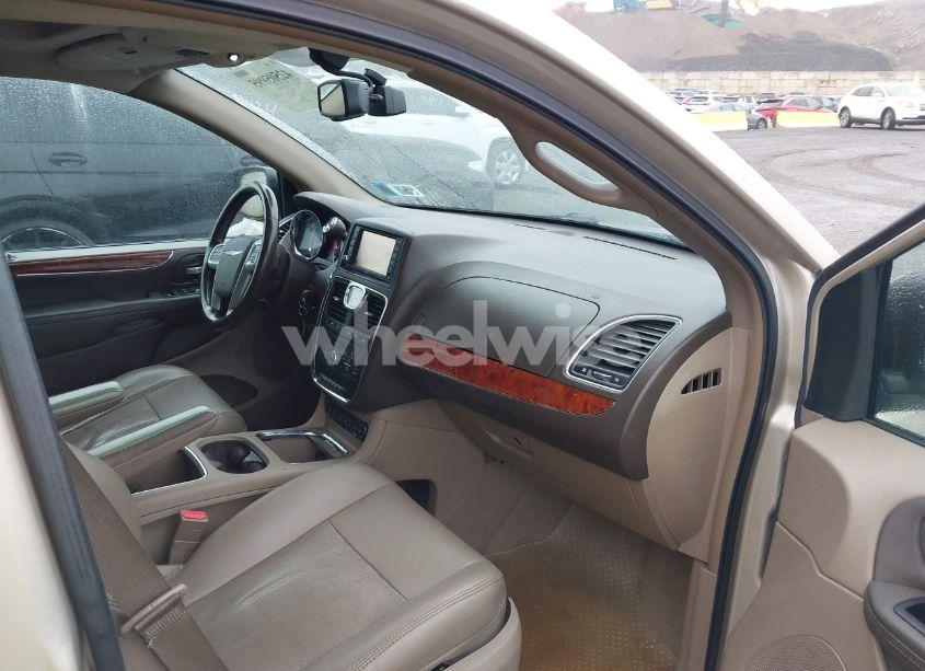 Photo 5 of 2012 Chrysler Town & COUNTRY TOURING-L (VIN 2C4RC1CG5CR279016)