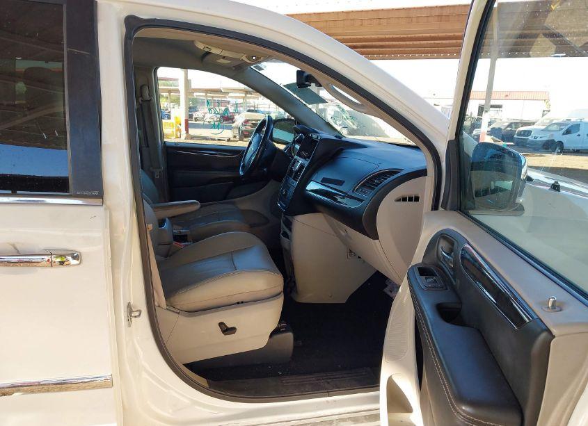 Photo 5 of 2012 Chrysler Town & COUNTRY TOURING-L (VIN 2C4RC1CG5CR338291)