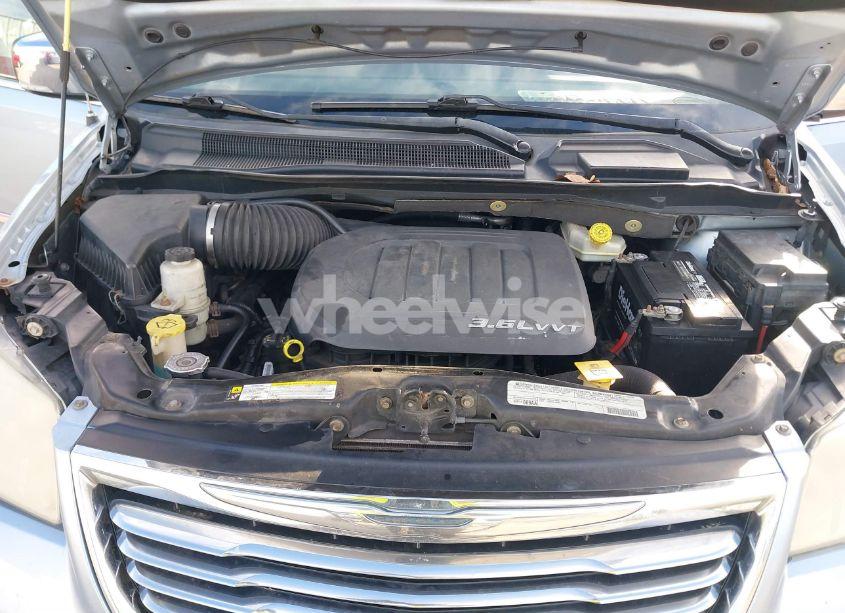 Photo 10 of 2012 Chrysler Town & COUNTRY TOURING-L (VIN 2C4RC1CG5CR338596)