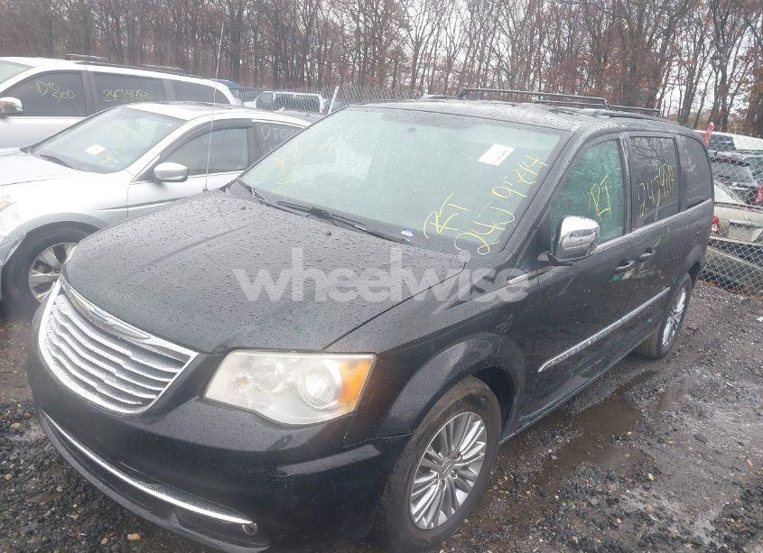 Photo 2 of 2013 Chrysler Town & COUNTRY TOURING-L (VIN 2C4RC1CG5DR535396)