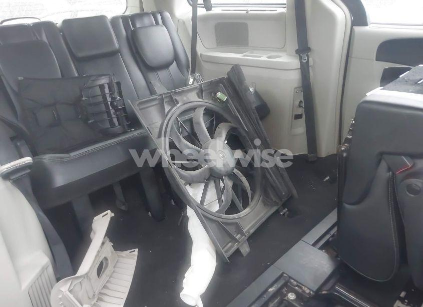 Photo 8 of 2013 Chrysler Town & COUNTRY TOURING-L (VIN 2C4RC1CG5DR535396)