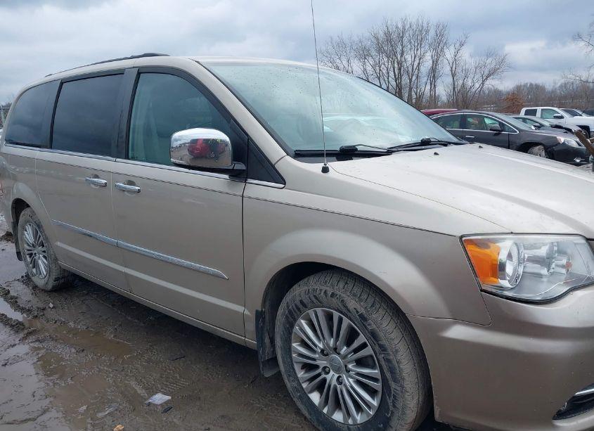 Photo 13 of 2013 Chrysler Town & COUNTRY TOURING-L (VIN 2C4RC1CG5DR536239)