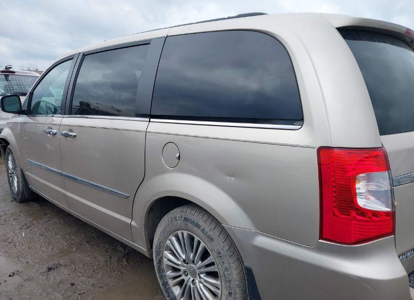 Photo 14 of 2013 Chrysler Town & COUNTRY TOURING-L (VIN 2C4RC1CG5DR536239)