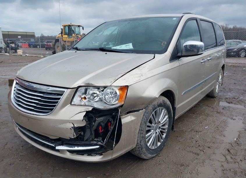 Photo 2 of 2013 Chrysler Town & COUNTRY TOURING-L (VIN 2C4RC1CG5DR536239)
