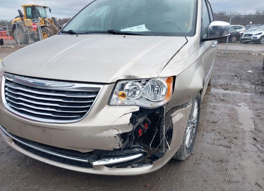 Photo 6 of 2013 Chrysler Town & COUNTRY TOURING-L (VIN 2C4RC1CG5DR536239)