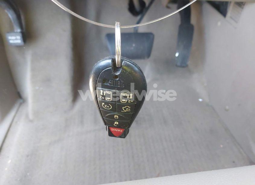 Photo 11 of 2013 Chrysler Town & COUNTRY TOURING-L (VIN 2C4RC1CG5DR684309)