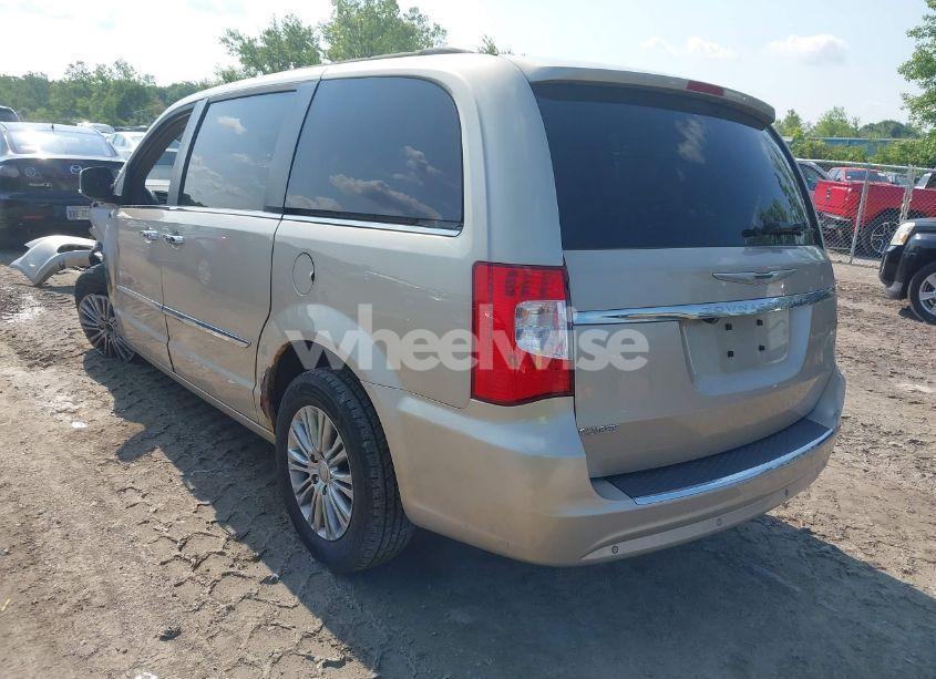 Photo 3 of 2013 Chrysler Town & COUNTRY TOURING-L (VIN 2C4RC1CG5DR684309)