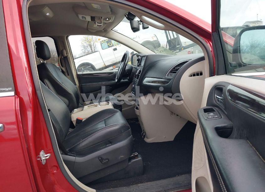 Photo 5 of 2014 Chrysler Town & COUNTRY TOURING-L (VIN 2C4RC1CG5ER138420)