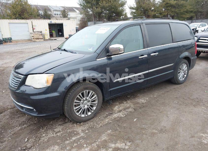 Photo 2 of 2014 Chrysler Town & COUNTRY TOURING-L (VIN 2C4RC1CG5ER228649)
