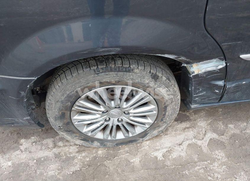 Photo 6 of 2014 Chrysler Town & COUNTRY TOURING-L (VIN 2C4RC1CG5ER228649)