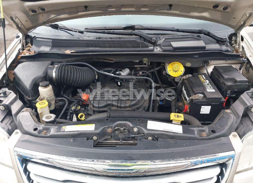 Photo 10 of 2014 Chrysler Town & COUNTRY TOURING-L 30TH ANNIVERSARY (VIN 2C4RC1CG5ER251896)