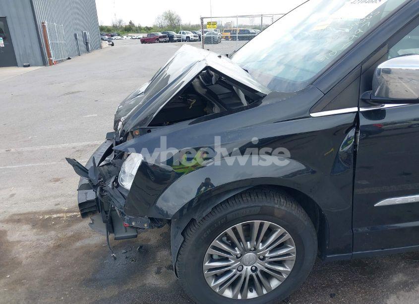 Photo 18 of 2014 Chrysler Town & COUNTRY TOURING-L (VIN 2C4RC1CG5ER257018)