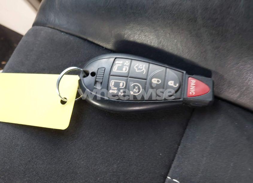 Photo 11 of 2014 Chrysler Town & COUNTRY TOURING-L 30TH ANNIVERSARY (VIN 2C4RC1CG5ER330310)