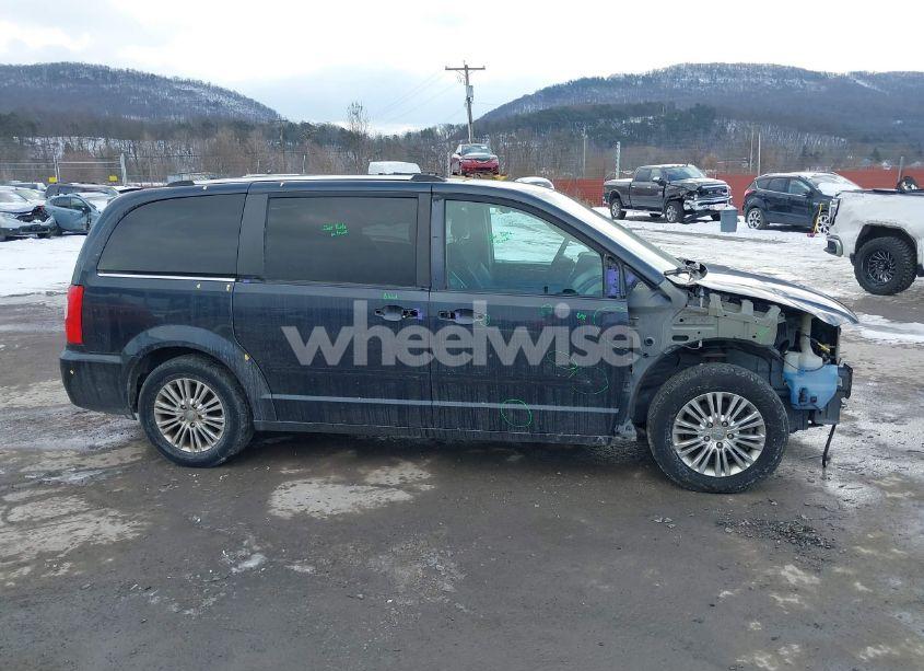 Photo 14 of 2014 Chrysler Town & COUNTRY TOURING-L 30TH ANNIVERSARY (VIN 2C4RC1CG5ER330310)