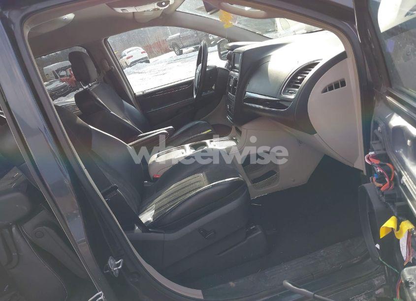 Photo 5 of 2014 Chrysler Town & COUNTRY TOURING-L 30TH ANNIVERSARY (VIN 2C4RC1CG5ER330310)