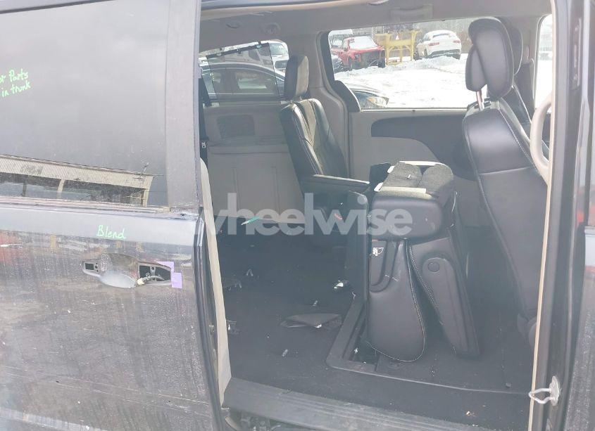 Photo 8 of 2014 Chrysler Town & COUNTRY TOURING-L 30TH ANNIVERSARY (VIN 2C4RC1CG5ER330310)