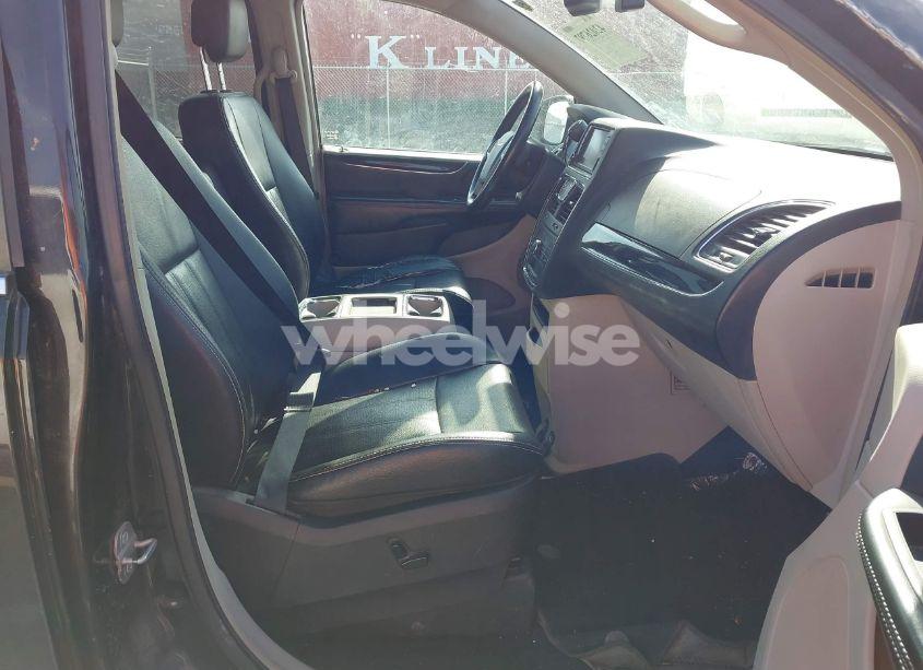 Photo 5 of 2014 Chrysler Town & COUNTRY TOURING-L (VIN 2C4RC1CG5ER368216)