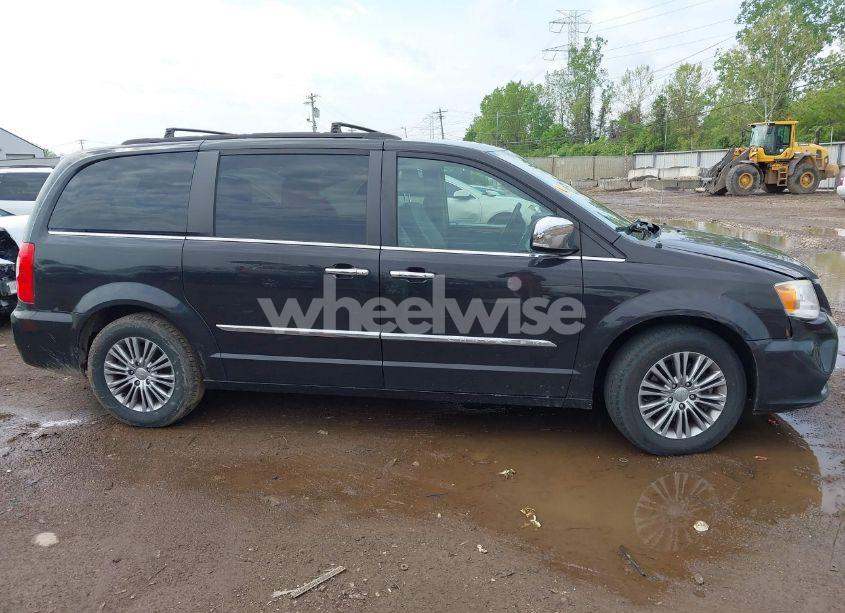 Photo 13 of 2014 Chrysler Town & COUNTRY TOURING-L (VIN 2C4RC1CG5ER378194)