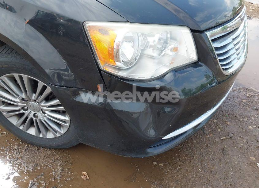 Photo 6 of 2014 Chrysler Town & COUNTRY TOURING-L (VIN 2C4RC1CG5ER378194)