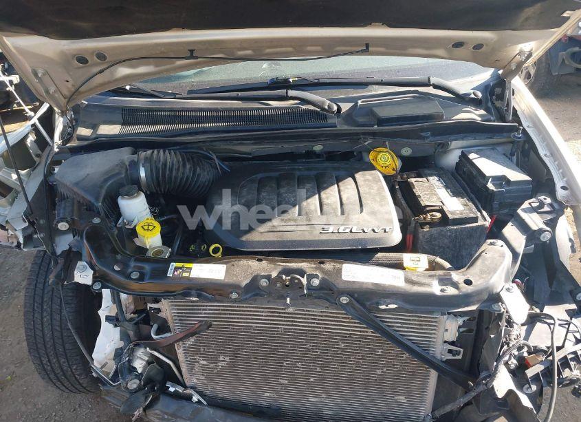 Photo 10 of 2014 Chrysler Town & COUNTRY TOURING-L (VIN 2C4RC1CG5ER464668)