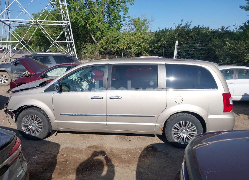 Photo 15 of 2014 Chrysler Town & COUNTRY TOURING-L (VIN 2C4RC1CG5ER464668)