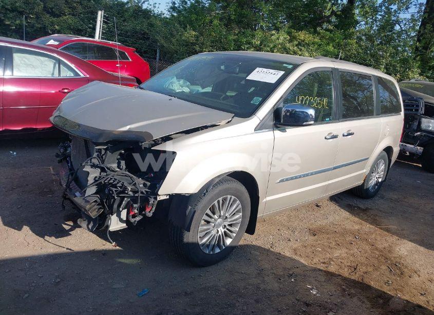 Photo 2 of 2014 Chrysler Town & COUNTRY TOURING-L (VIN 2C4RC1CG5ER464668)