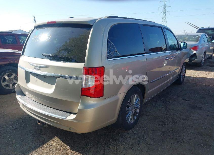 Photo 4 of 2014 Chrysler Town & COUNTRY TOURING-L (VIN 2C4RC1CG5ER464668)