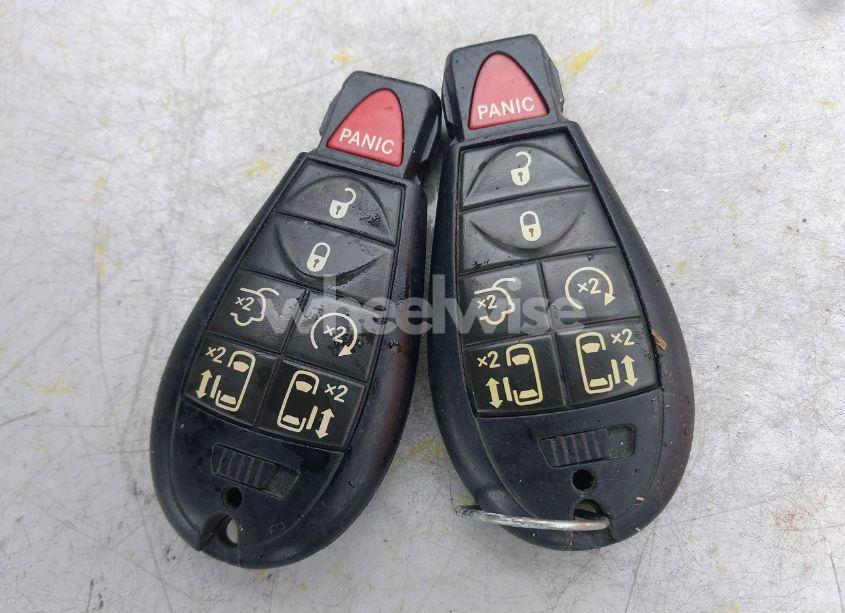 Photo 11 of 2015 Chrysler Town & COUNTRY TOURING-L (VIN 2C4RC1CG5FR655959)