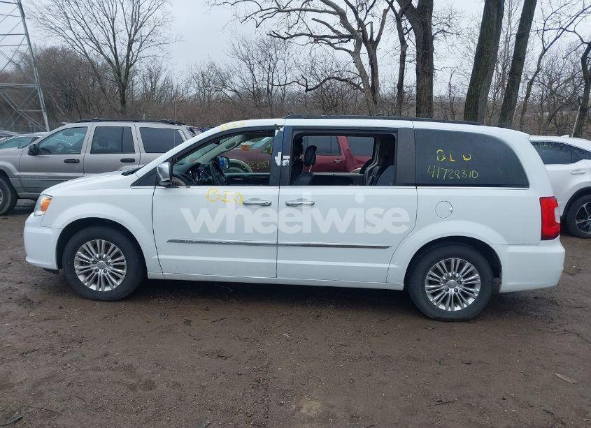 Photo 14 of 2015 Chrysler Town & COUNTRY TOURING-L (VIN 2C4RC1CG5FR655959)