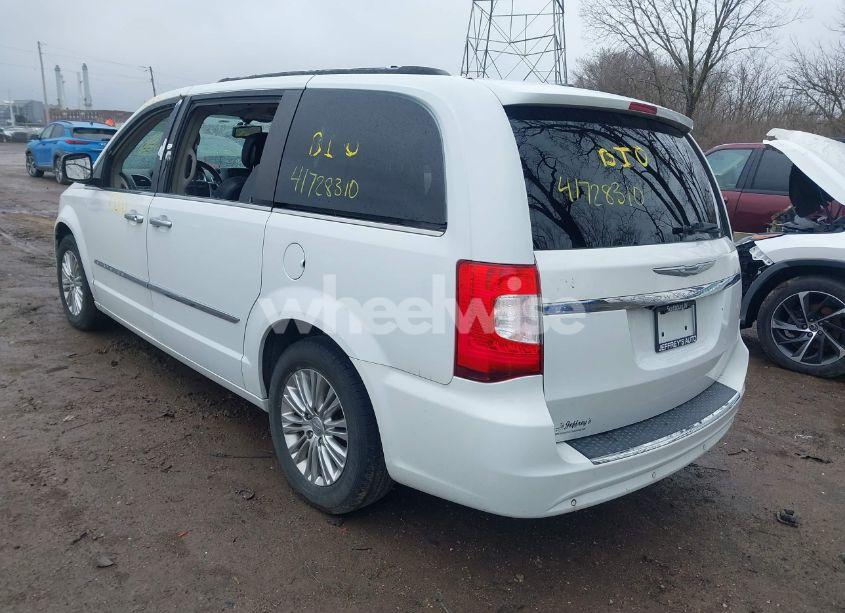 Photo 3 of 2015 Chrysler Town & COUNTRY TOURING-L (VIN 2C4RC1CG5FR655959)